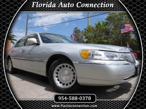 02 lincoln town car executive 1-owner no accidents original low miles clean