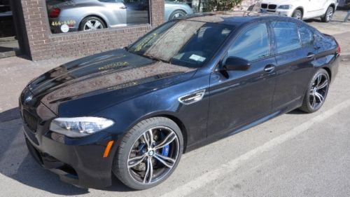 M5 in absolutly pristine like new condition! all the options!