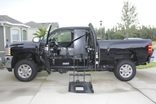 Handicap accessible chevy silverado 2500 hd