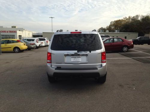 Carfax One-Owner Stability Control Mp3 Decoder Satellite Radio Climate Control, image 6