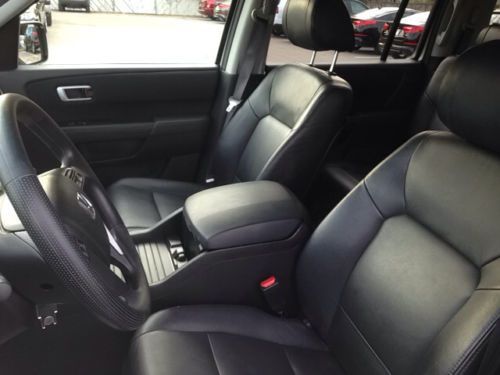 Carfax One-Owner Stability Control Mp3 Decoder Satellite Radio Climate Control, image 11