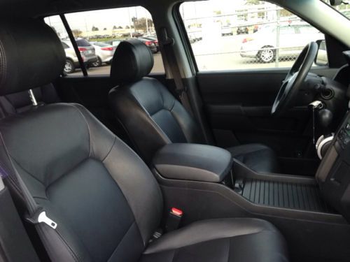 Carfax One-Owner Stability Control Mp3 Decoder Satellite Radio Climate Control, image 17