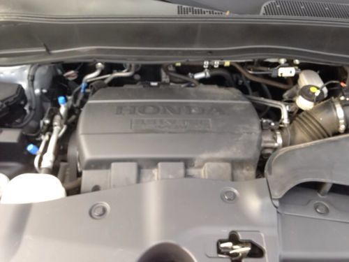 Carfax One-Owner Stability Control Mp3 Decoder Satellite Radio Climate Control, image 20