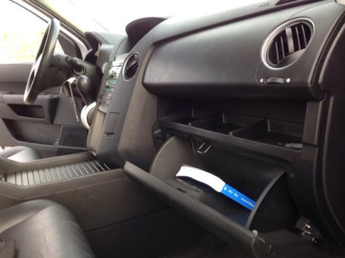 Carfax One-Owner Stability Control Mp3 Decoder Satellite Radio Climate Control, image 24