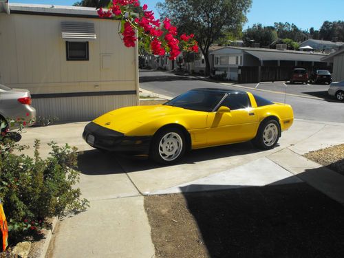 1995 chevrolet corvette base hatchback 2-door 5.7l