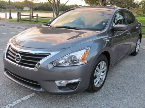 2014 nissan altima s! only 390 miles! warranty!