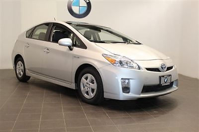2010 toyota prius silver navigation leather  rear camera solar panel heated seat
