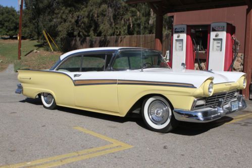 1957 ford fairlane 500 2 door hardtop