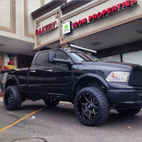 2012 ram 1500 4wd lifted, 22x12 fuel 2-piece, 35x12.50x22, red leather, lightbar