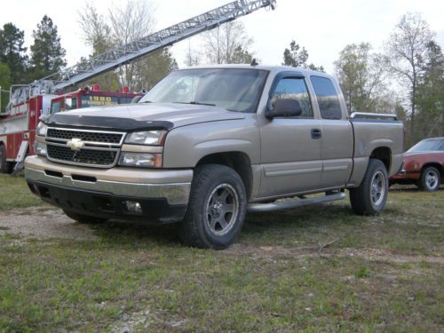 2007 silverado classic 2wd 5 ft box  super nice clean clean 200k loaded