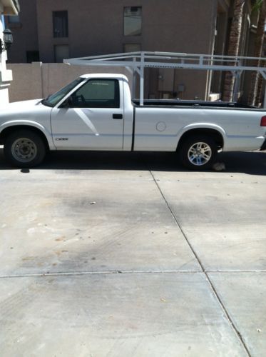 1998 chevrolet s-10 pick up truck