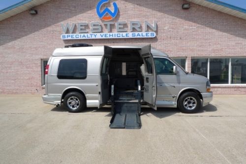 2005 gmc wheelchair van handicap ez lock hightop