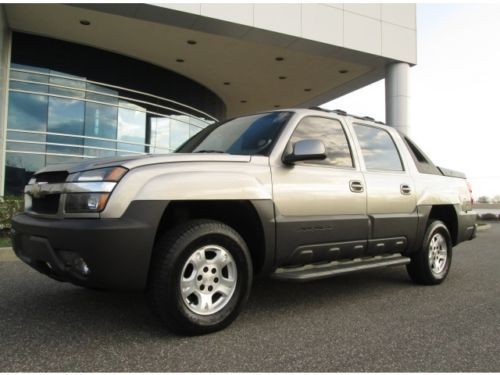 2003 chevrolet avalanche z71 4x4 loaded low miles 1 owner stunning condition