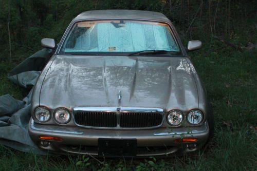 1999 jaguar xj8 base sedan 4-door 4.0l