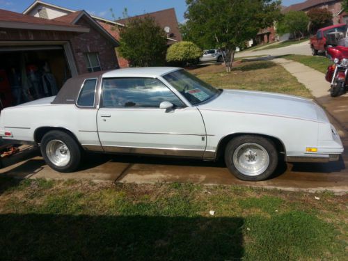 1982 olds cutlass supreme , barn find, 17 years only 46925 on car