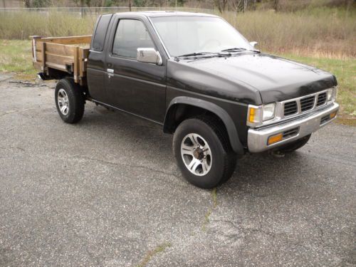 1997 Nissan Pickup XE Standard Cab Pickup 2-Door 2.4L, image 4