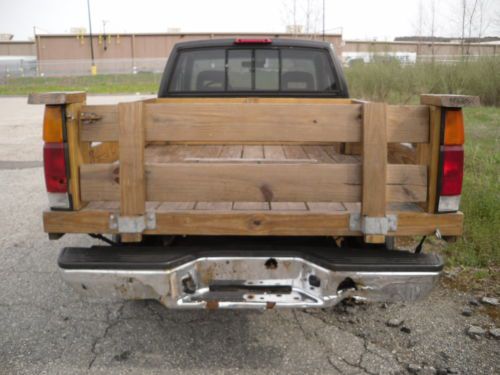 1997 Nissan Pickup XE Standard Cab Pickup 2-Door 2.4L, image 7