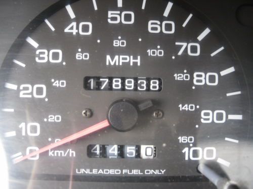1997 Nissan Pickup XE Standard Cab Pickup 2-Door 2.4L, image 9