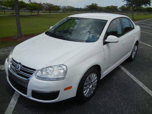 2010 Volkswagen Jetta S Sedan with 3 months or 3000 miles limited warranty, image 2