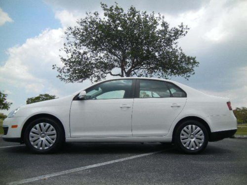 2010 Volkswagen Jetta S Sedan with 3 months or 3000 miles limited warranty, image 4