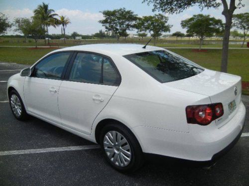 2010 Volkswagen Jetta S Sedan with 3 months or 3000 miles limited warranty, image 5