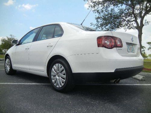 2010 Volkswagen Jetta S Sedan with 3 months or 3000 miles limited warranty, image 6