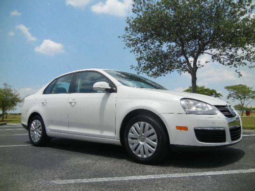2010 Volkswagen Jetta S Sedan with 3 months or 3000 miles limited warranty, image 9