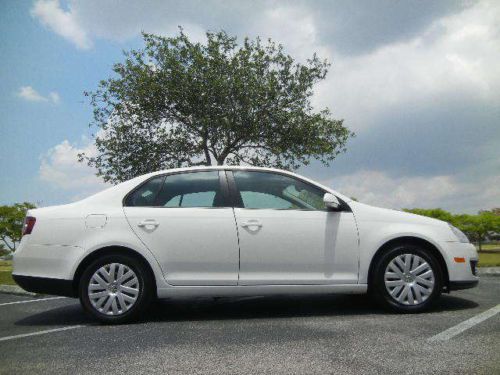 2010 Volkswagen Jetta S Sedan with 3 months or 3000 miles limited warranty, image 10