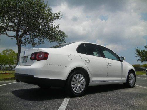 2010 Volkswagen Jetta S Sedan with 3 months or 3000 miles limited warranty, image 12
