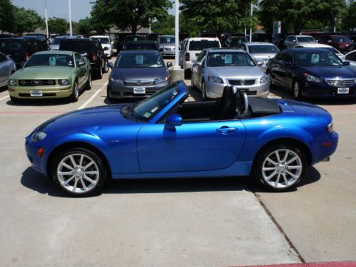 Manual Convertible 2.0L Power Steering Power Door Locks Power Windows Clock, image 4