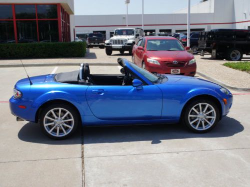 Manual Convertible 2.0L Power Steering Power Door Locks Power Windows Clock, image 8