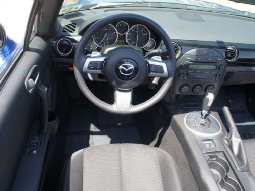 Manual Convertible 2.0L Power Steering Power Door Locks Power Windows Clock, image 11