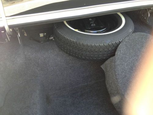 1989 Lincoln Town Car Signature Sedan 4-Door 5.0L, image 13