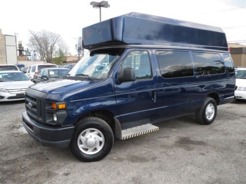 Blue e-350 hi-top handicap accessible van with braun chairlift 152k tx miles