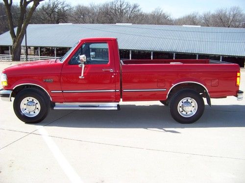 1996 ford f-250 xlt standard cab pickup 2-door 7.5l