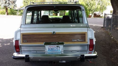 1989 Jeep Grand Wagoneer Base Sport Utility 4-Door 5.9L Beautiful Jeep!!!!, image 4