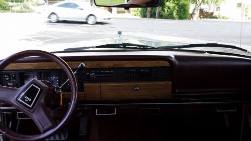 1989 Jeep Grand Wagoneer Base Sport Utility 4-Door 5.9L Beautiful Jeep!!!!, image 9