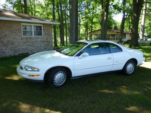 1996 buick riviera base coupe 2-door 3.8l
