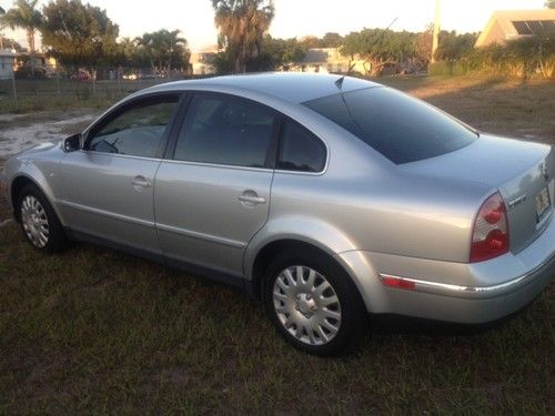 2004 volkswagen passat gls sedan 4-door 1.8l