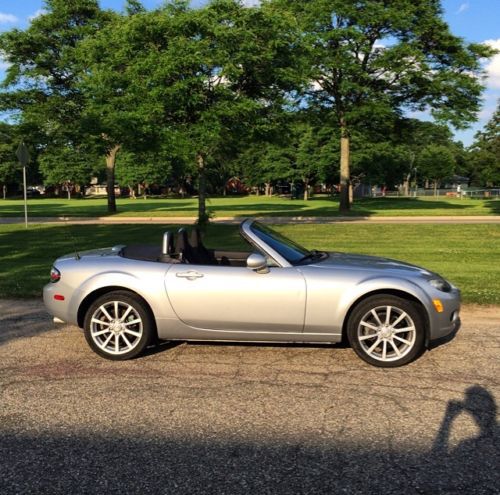 2006 mazda mx-5 miata (lsd+sport suspension option)