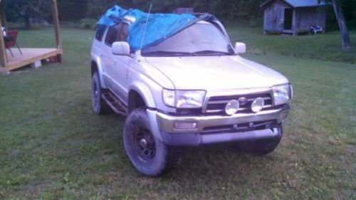 Wrecked 4runner, great engine 3.4l, transmission, running gears