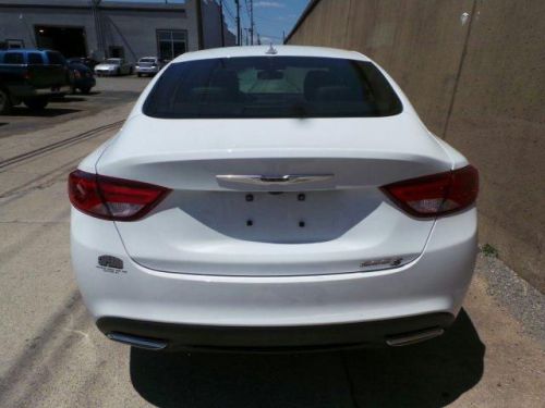 2015 chrysler 200 s