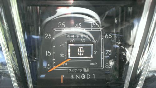 1985 Lincoln Town Car Signature Sedan 4-Door 5.0L, image 12