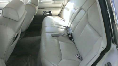 1985 Lincoln Town Car Signature Sedan 4-Door 5.0L, image 14