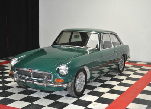 1967 mg mgb gt coupe project,   british racing green black leather chrome wires
