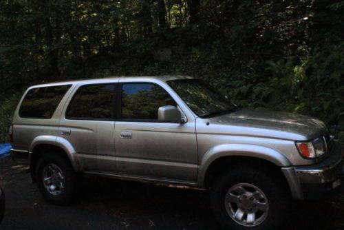 2000 toyota 4runner sr5 sport utility 4-door 3.4l