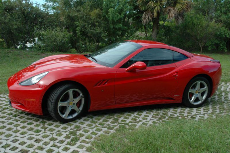 2011 ferrari california 2dr convertible