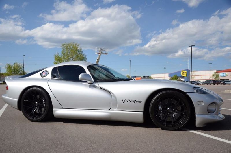 1998 dodge viper gts