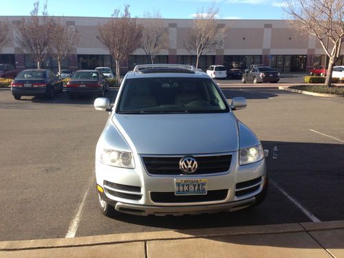 2005 volkswagen touareg base sport utility 4-door 4.2l v8 adustable suspension