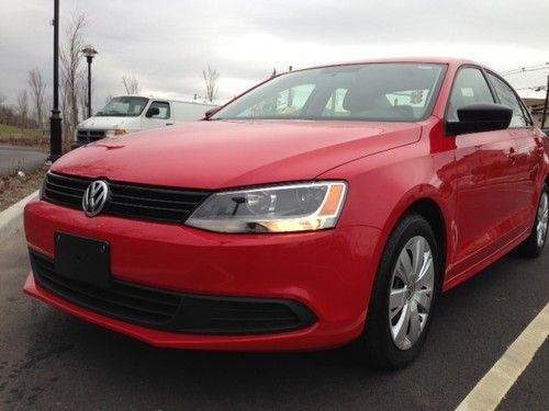 2012 volkswagen jetta s sedan 4-door 2.0l no reserve the car must go !!